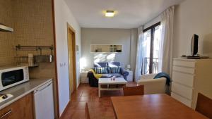 Kuchyň nebo kuchyňský kout v ubytování IMEDA Apartamentos MONTE GORBEA