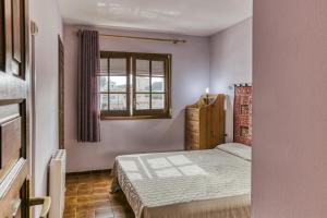 Posteľ alebo postele v izbe v ubytovaní Apt Amarres, piscina comunitaria