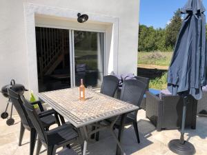 Patio nebo venkovní prostory v ubytování Maison de charme