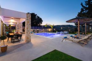 Bazén v ubytování Aiora Luxury Villas nebo v jeho okolí + 20 fotografií