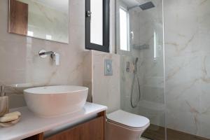 Koupelna v ubytování Aiora Luxury Villas