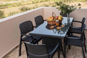 Minuman di Serenity Luxury Villa in Paradisi Rhodes