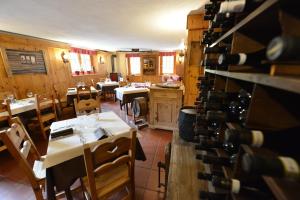Nápoje v ubytování Hotel Petit Dahu - Chambres et Restaurant