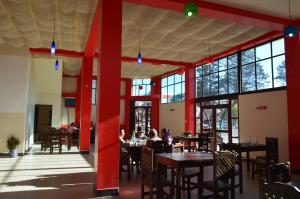 Restaurace v ubytování Balcones del Río Hotel