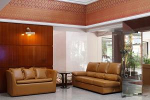 Posezení v ubytování Nonthaburi Palace Hotel