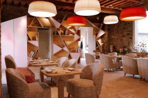 A seating area at Mastrojanni Relais