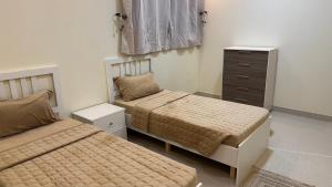 Imagen de la galería de شقة فاخرة بغرفتي نوم تسجيل الوصول ذاتي, en Buraidah 20 fotos más