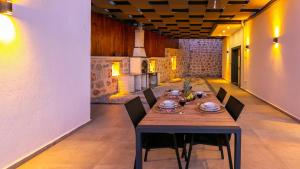 Køkken eller tekøkken på Luxury 2 Bedroom Villa - 1600