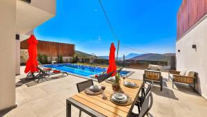 En generel udsigt til bjerge eller udsigt til bjerge taget fra villaen