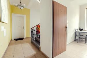 Fotografie z fotogalerie ubytování Stylish Apartment in Heart of Žižkov Near Iconic Sites v Praze
