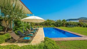 Billede fra billedgalleriet på Kalkan 5 Bedroom Luxury Villa 7073 i Kalkan