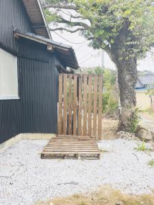 Nuotrauka iš apgyvendinimo įstaigos ビーチまで徒歩一分の庭付き一棟貸し伊比井ステイ mieste Ničinanas galerijos