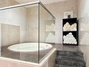 Breathtaking view studio – Address Dubai Marina的一间浴室