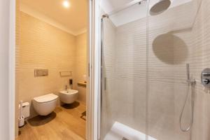 Armony Luxury Suites的一间浴室