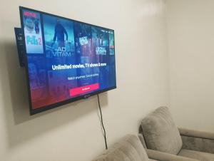 Μια τηλεόραση ή/και κέντρο ψυχαγωγίας στο Kings Business Suite
