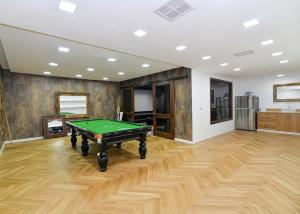 Biliár nebo kulečník v ubytování Luxury villa in Caesarea