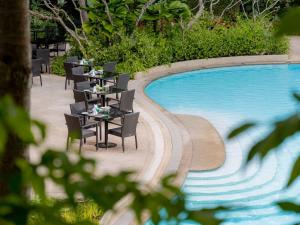 Piscina en o cerca de Pullman Phuket Karon Beach Resort