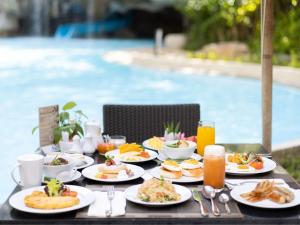 Comida en o cerca de este resort