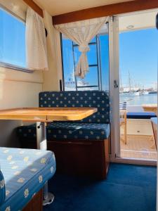 Afbeelding uit fotogalerij van Romantic boat on the Tagus River in Lissabon +13 foto's