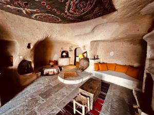 A seating area at Les Maisons De Cappadoce