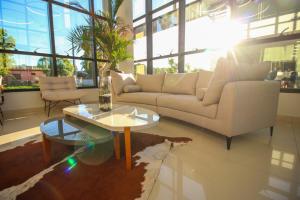 Promenade Bonito All Suites的休息区