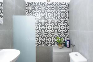 Ένα μπάνιο στο Euphoria Village House +16 φωτογραφίες