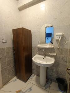 Bany a New Pyramids hostel
