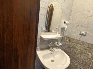 Bany a New Pyramids hostel