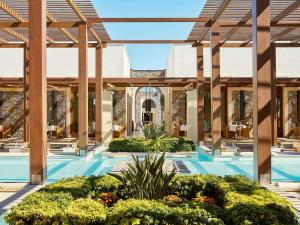 Bazén v ubytování Amirandes, A Grecotel Resort to Live nebo v jeho okolí