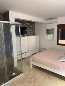 Ένα ή περισσότερα κρεβάτια σε δωμάτιο στο Lux Seky with Pool +39 φωτογραφίες