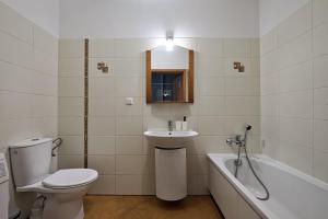 Kúpeľňa v ubytovaní Urban Nest - WAW Chopin Airport Wyględowska 10