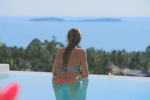 Naturlandskabet i nærheden af villaen + 54 billeder