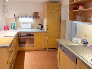 Köök või kööginurk majutusasutuses Ferienwohnung Gänseblümchen +8 fotot