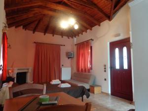 Posezení v ubytování Alonaki Guesthouse
