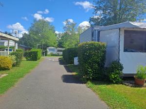 Landes Azur mobil home 38 m2 7km de vieux boucau外面的花园
