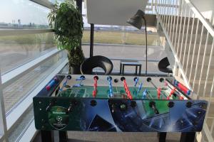 Stolní tenis v ubytování Motel X nebo okolí