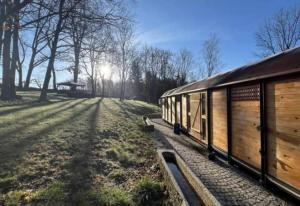 Fotografie z fotogalerie ubytování Obytný vagón v destinaci Kamberk