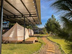 Zahrada ubytování Ki-ss House Coffee and Glamping