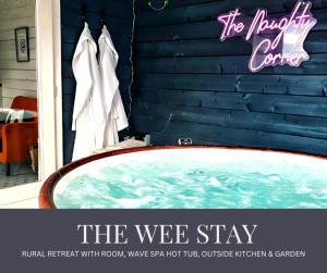 Middleton Fossoway şehrindeki The Wee Stay - Lazy Spa with guest suite and outside Kitchen tesisine ait fotoğraf galerisinden bir görsel