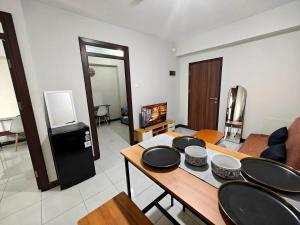 Zdjęcie z galerii obiektu Cheapest 2BR Pluit Sea View Apt with Pool by 2ndHome w Dżakarcie