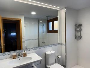 Kúpeľňa v ubytovaní Yuhom, casas con alma, Xacedos 1 + 21 fotografií