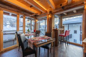Foto dalla galleria di Chalet Schwalbennest a Zermatt