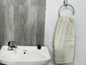 Ένα μπάνιο στο GM Lodge +39 φωτογραφίες