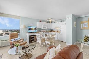 Galería fotográfica de Welcome to Oceans Twelve - Ocean View and Steps to the Beach - Roelens en Fort Myers Beach