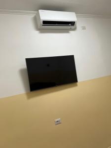 TV a/nebo společenská místnost v ubytování RATTAZZI ROMA CENTRo