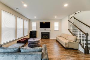 Χώρος καθιστικού στο 8 Mi to Bethany Beach Delaware Family Home