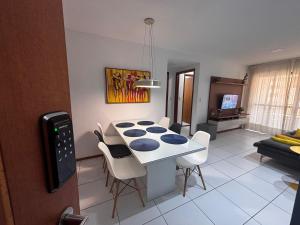 Sjónvarps- og/eða afþreyingartæki á Apartamentos 250m da Orla -Edifício Nugali- Castelo B Temporada