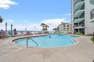 Πισίνα στο ή κοντά στο Watercrest 401 Amazing wrap around balcony