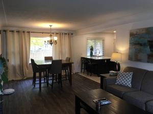ロンドンにあるSplendid Modern Bungalow Suited For Big Groupsのギャラリーの写真 +21枚の写真