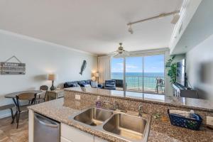 Gallery image of Shores of Panama 602 2 BR 2 Ba beachfront balcony in Panama City Beach